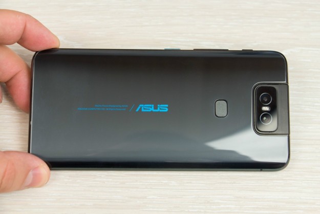 Флагман ASUS ZenFone 6 с поворотной камерой доступен в Украине