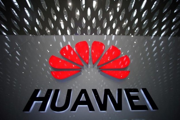 Huawei запатентовала складной смартфон с выемкой для многомодульной камеры